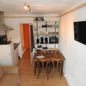  Appartement A Decouvrir Joli Petit Au Coeur Du Village